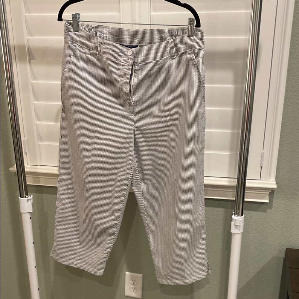Karen Scott Striped Seersucker Cropped Pants